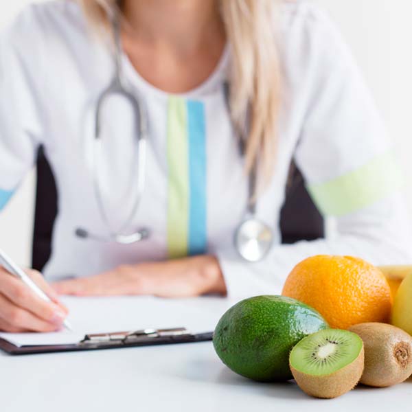 nutrición y dieta nutricionista con médico